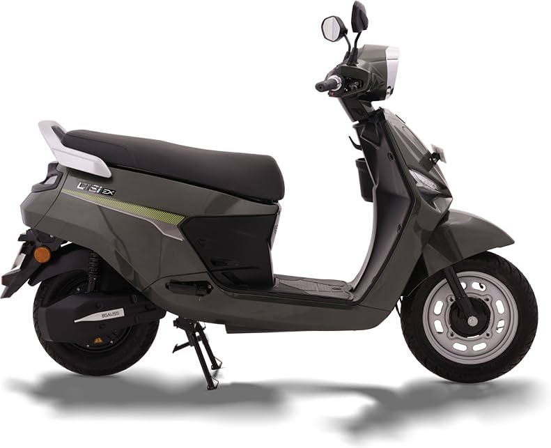 Image of BG C12i Ex Electric Scooter With Charger, Foliage Green (Advance Booking for Ex-Showroom)