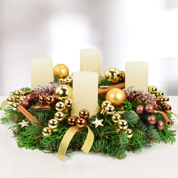 Frischer Premium-Adventskranz Klassik in Gold-Beige, handgebundener Kranz aus echter Nobilistanne, Durchmesser 30 cm, mit 4 hochwertigen Rustikkerzen, Adventszeit & Weihnachtsdekoration