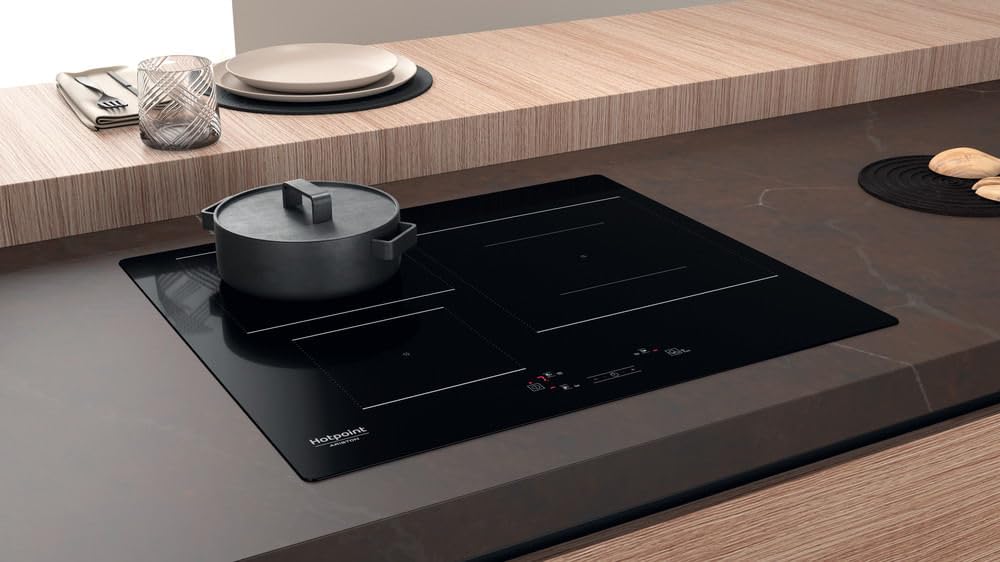 Hotpoint - HQ 5760S NE Plaque Induction 3 Foyers - Zone 28cm, Booster 7200W - Commandes Tactiles, Programmes Automatiques, Minuterie - H 5,4 x L 59 x P 51 cm - Noir Verre Céramique