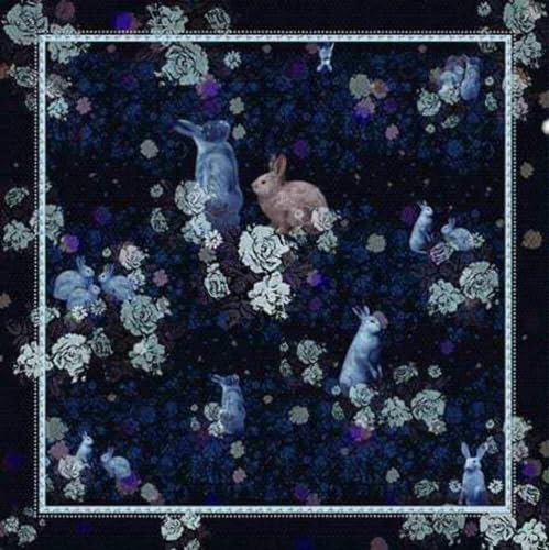 Écharpe bleu nuit imprimé fleuri VASSILISA foulard femme motifs animaux chic