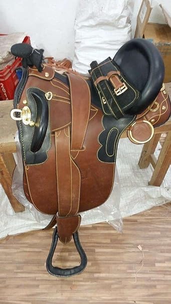 Sella australiana in pelle con circonferenza superiore sotto la sella equitazione e parafango equitazione