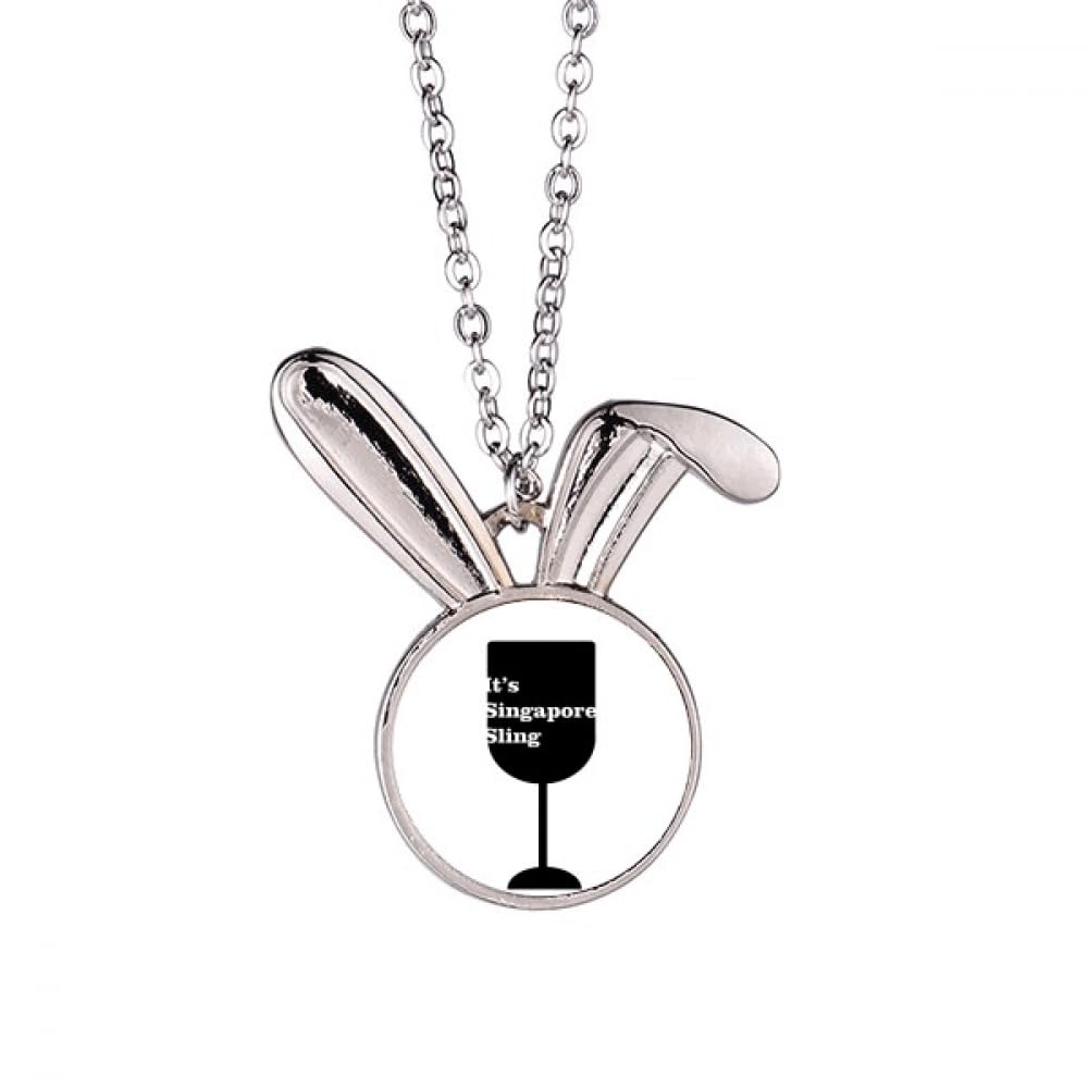 Collier avec pendentif lapin aux finitions soignées et maille d'exception