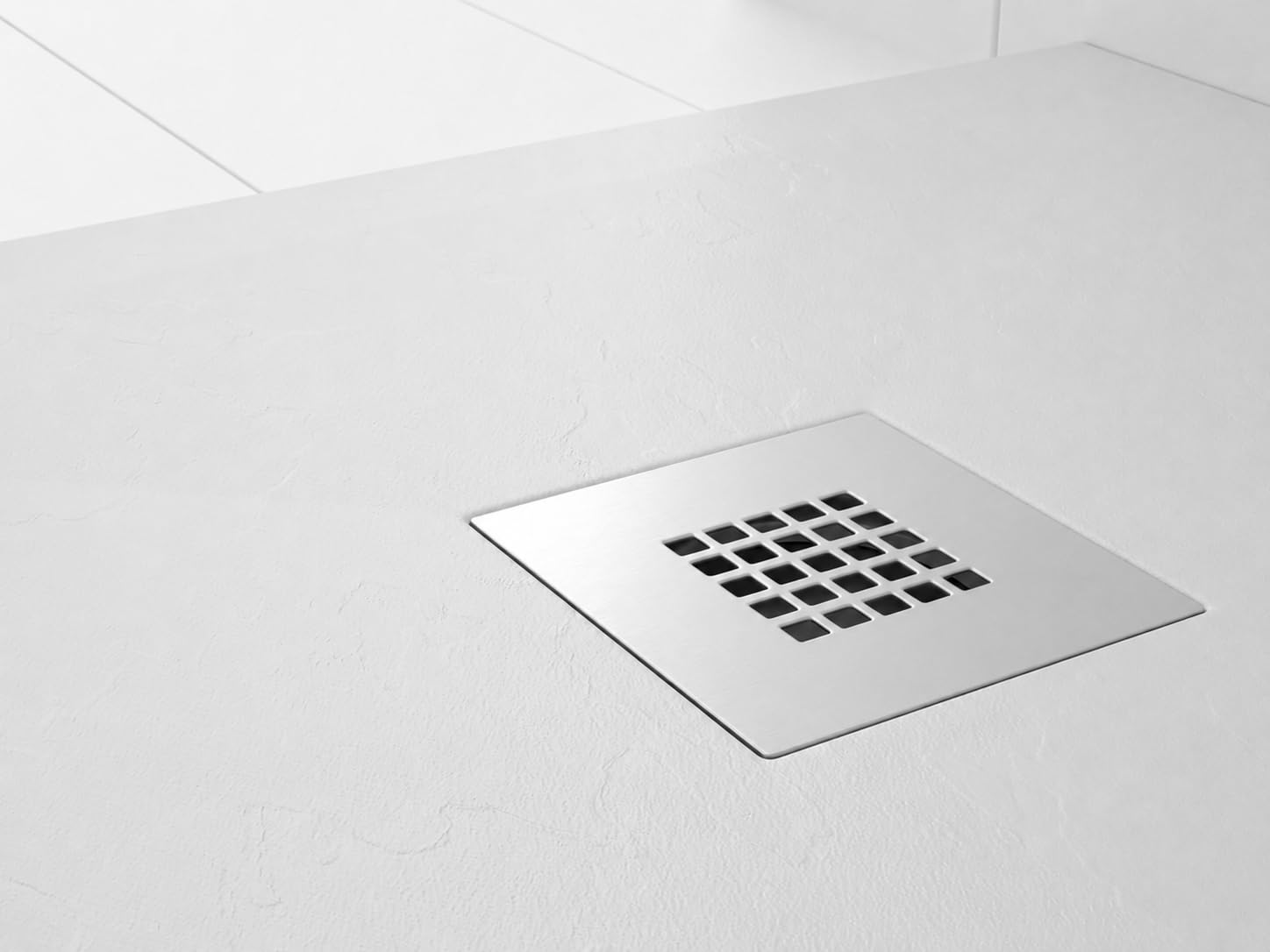 Receveur de douche en résine PLES Gris RAL7035 130x90 – Texture ardoise – Antidérapant – Grille et siphon inclus