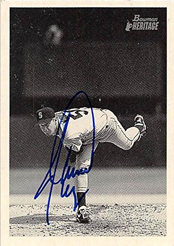 Autograph Warehouse 302251 2001 Jamie Moyer Autographed No.253 Baseball Card - Seattle Mariners