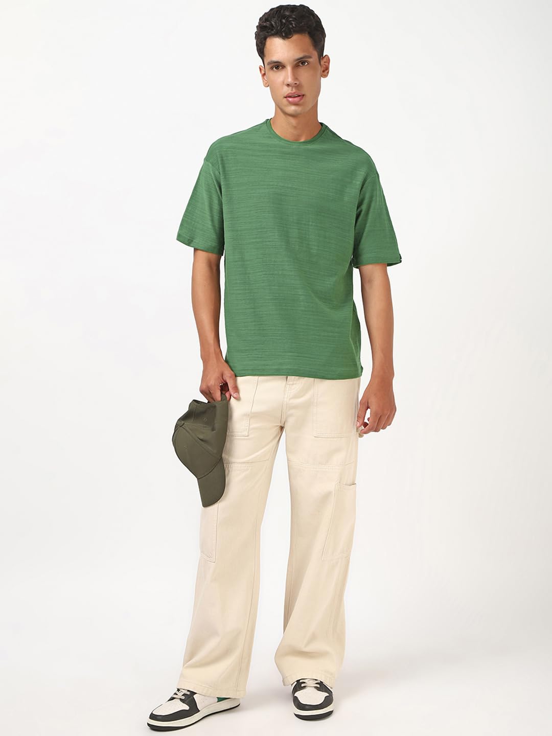 Bewakoof Air 1.0 T-shirt da uomo tinta unita oversize a mezza manica girocollo in cotone fiammato
