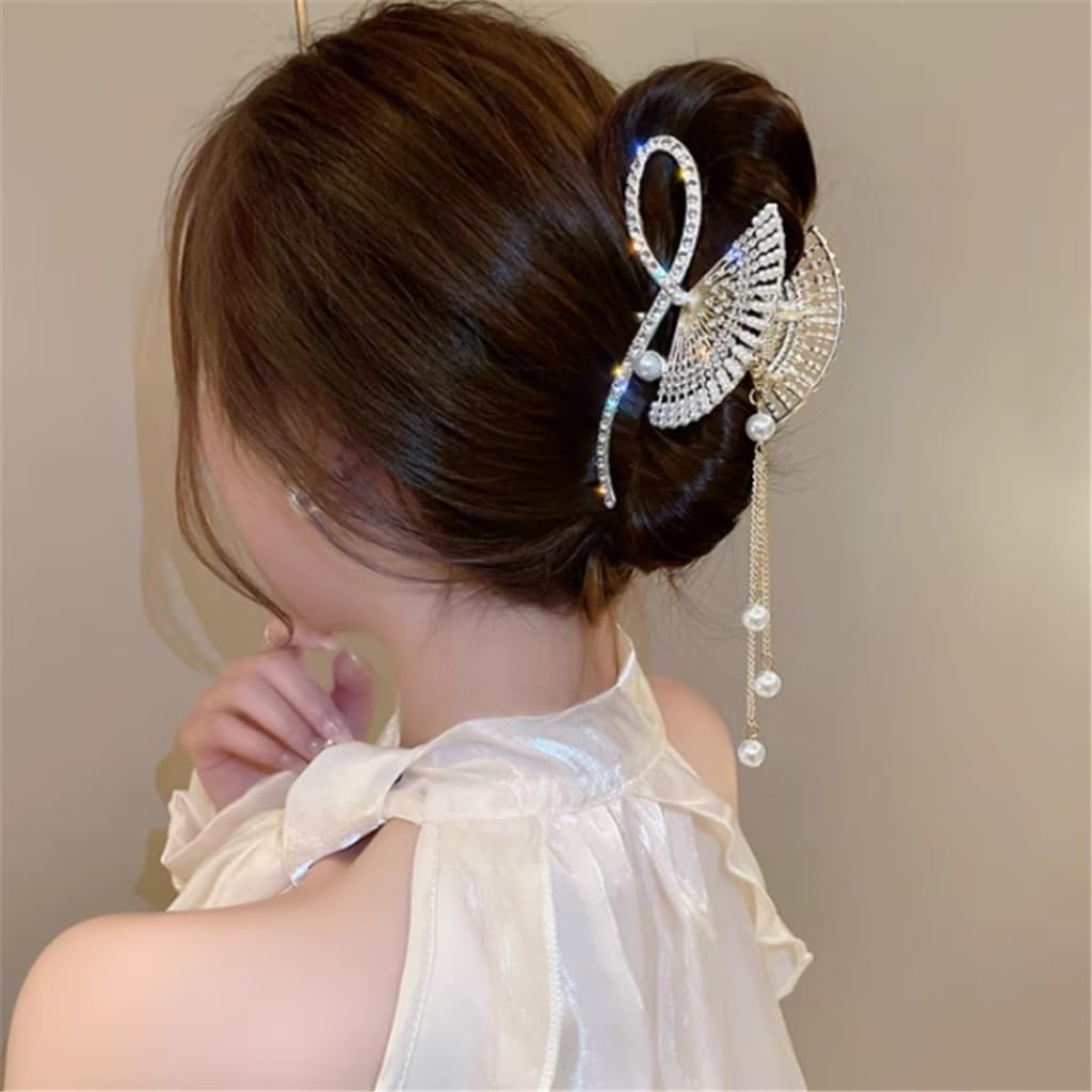 Pince à cheveux entièrement en diamant avec pompon pour un chignon élégant sans effort