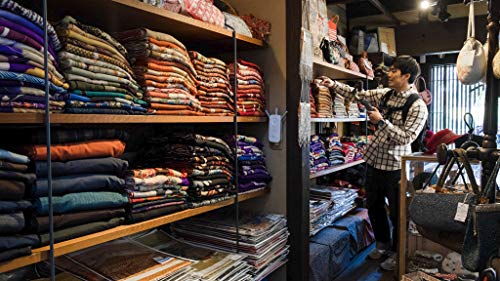 Kimono culture: virtually learn about Japanese kimono and its fabrics at an antique kimono shop