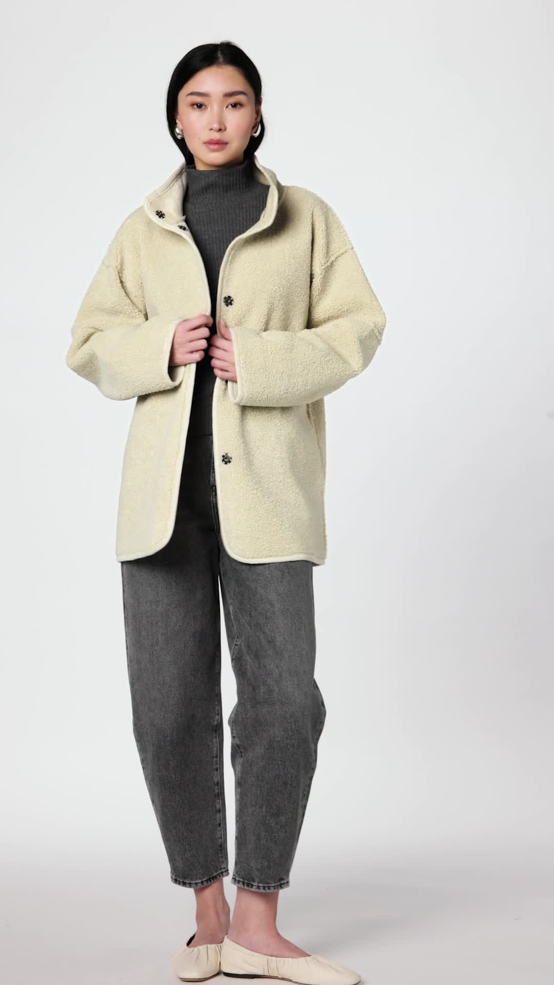 Velvet by Graham & Spencer Women's Albany Lux Sherpa Reversible