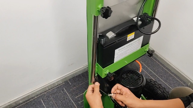Carretilla eléctrica escalera 1500W 900 lbs capacidad miniatura 7