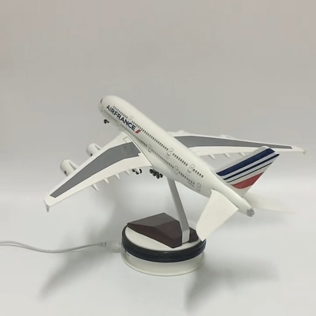 Amazon.com: 1:160 scale 17.7-inch large aircraft model Airbus A380