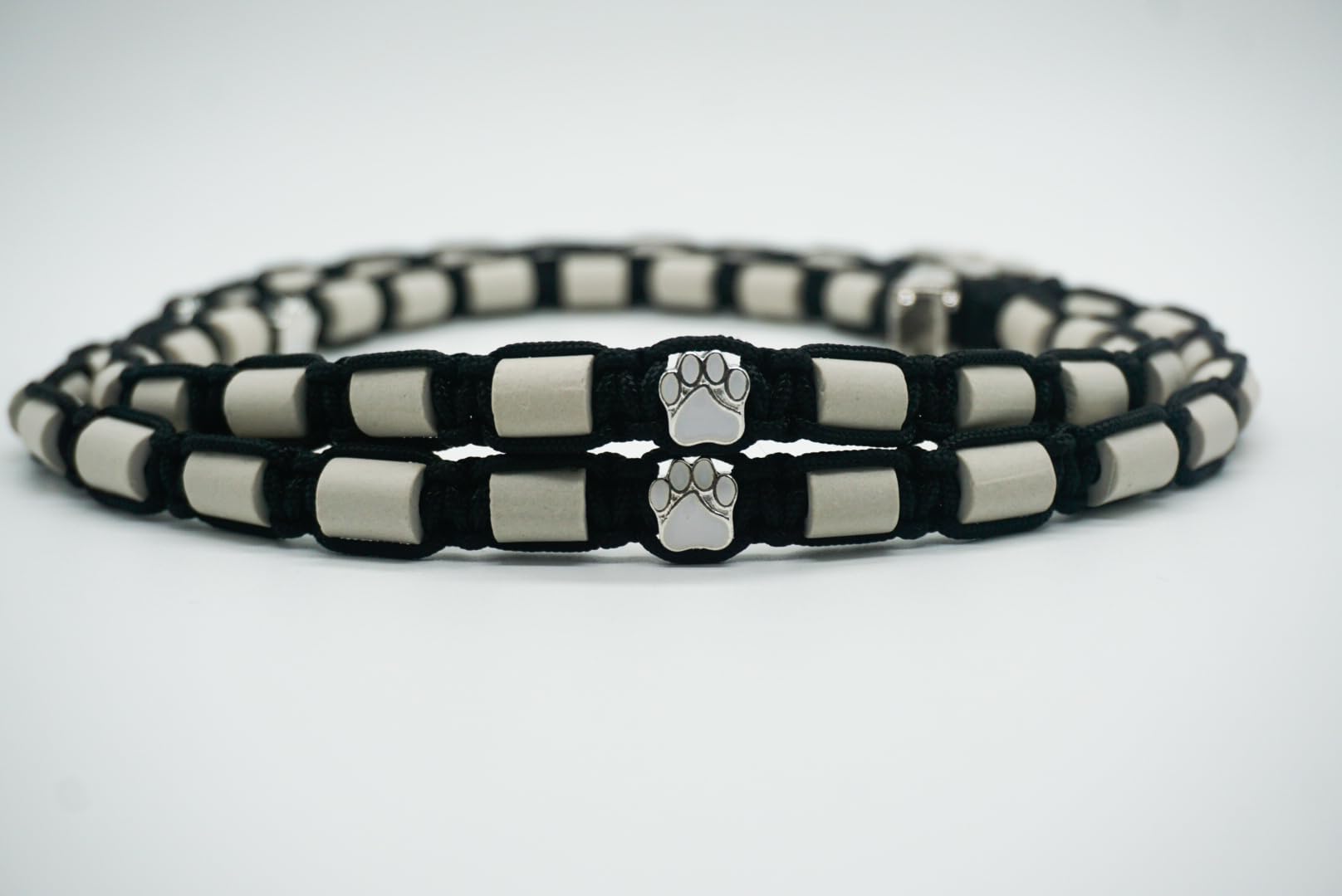 EM-Keramik Halsband für Hunde – Personalisierte Maßanfertigung – Individuelle Designs – Handgefertigt in Deutschland – Fragen an info@pfoten-bro.de