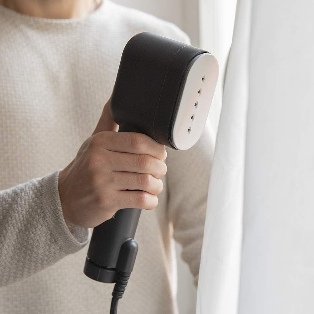 Cecotec Fast Furious 4010 Ferro verticale vitale. Potenza 1000 W, suola in ceramica, spazzola in silicone, pressione del vapore 25 g/m, design da viaggio leggero, riscaldamento in 30 secondi Cecotec Fast Furious 4010 Ferro verticale vitale. Potenza 1000 W, suola in ceramica, spazzola in silicone, pressione del vapore 25 g/m, design da viaggio leggero, riscaldamento in 30 secondi