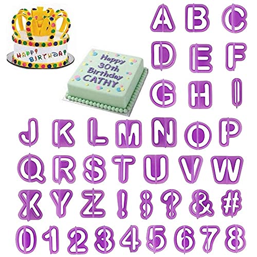 【Fai da te Creativo】 Puoi creare diversi biscotti con lettere e numeri utilizzando il tagliabiscotti per lettere per formare varie frasi e numeri con il tuo bambino. Sviluppa efficacemente la creatività dei bambini e rafforza la tua relazione.