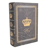 MATÉRIAU EXQUIS EN BOIS ET CUIR: La boîte à faux livres est faite de bois composite avec couverture en cuir, durableet anti-décoloration, élégante et pratique, vous permettant de stocker de petits objets pendant longtemps.Gardez vos affaires organisées et à portée de main et créez une atmosphère raffinée et élégante dans votre espace de vie.