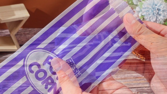 Image of Sherr 1000 Pcs 2oz Purple Popcorn Bags Bulk Retro Stripes Disposable Popcorn Bags for Circus Carnival Party Favors Movie Nights Birthday Party Event Supplies Machine Accessories