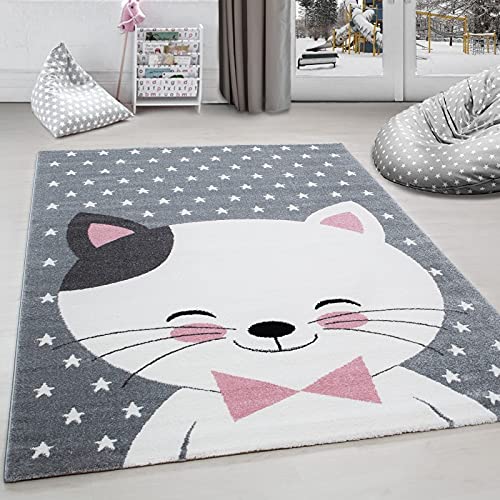 Tapis chambre enfant motif chat doux pour des nuits sereines