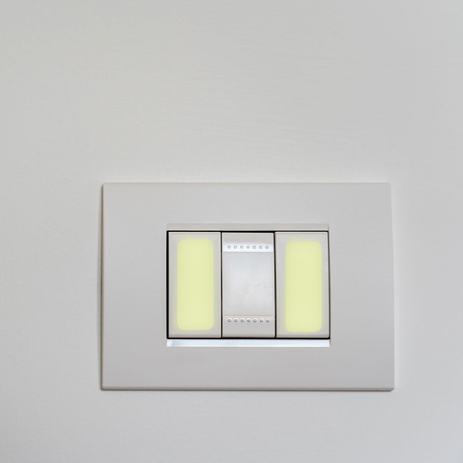 DOITOOL 25 Hojas Pegatinas de interruptor luminoso decoración de interruptor de luz para el hogar brillo pegatinas decoración de la luz del hogar calcomanía cambiar apliques una hoja niño
