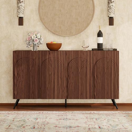 Hmluxury Mid-Century - Aparador con diseño de nogal con ranuras 3D y puertas arqueadas, estantes ajustables y patas metálicas doradas