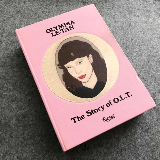 Amazon.co.jp: オランピアルタン 写真集「The Story of O.L.T」 : おもちゃ 