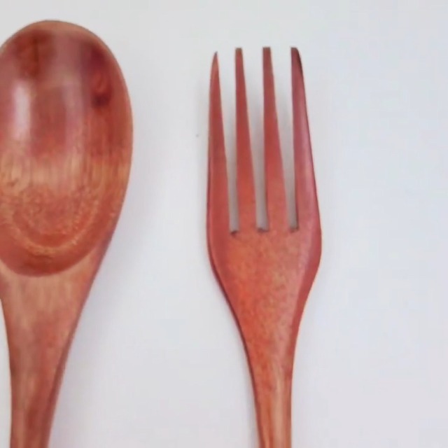Set di 4 posate per insalata in legno, cucchiaio, forchetta, cucchiaio