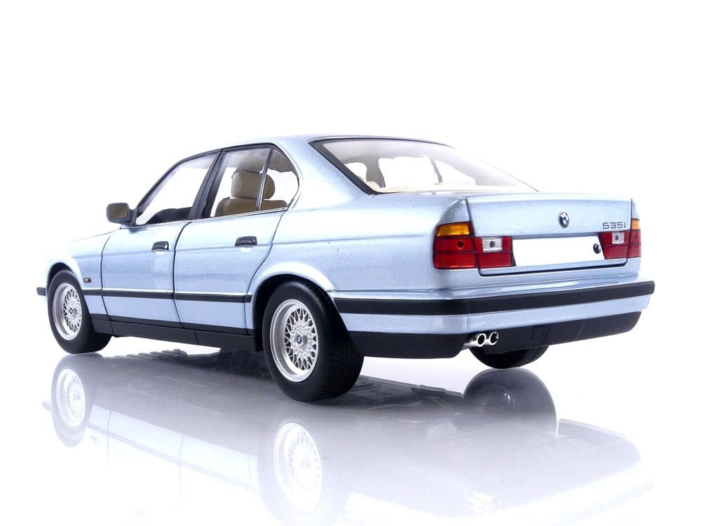 Minichamps - Auto in miniatura da collezione, 100024007, Light Blue Metallic