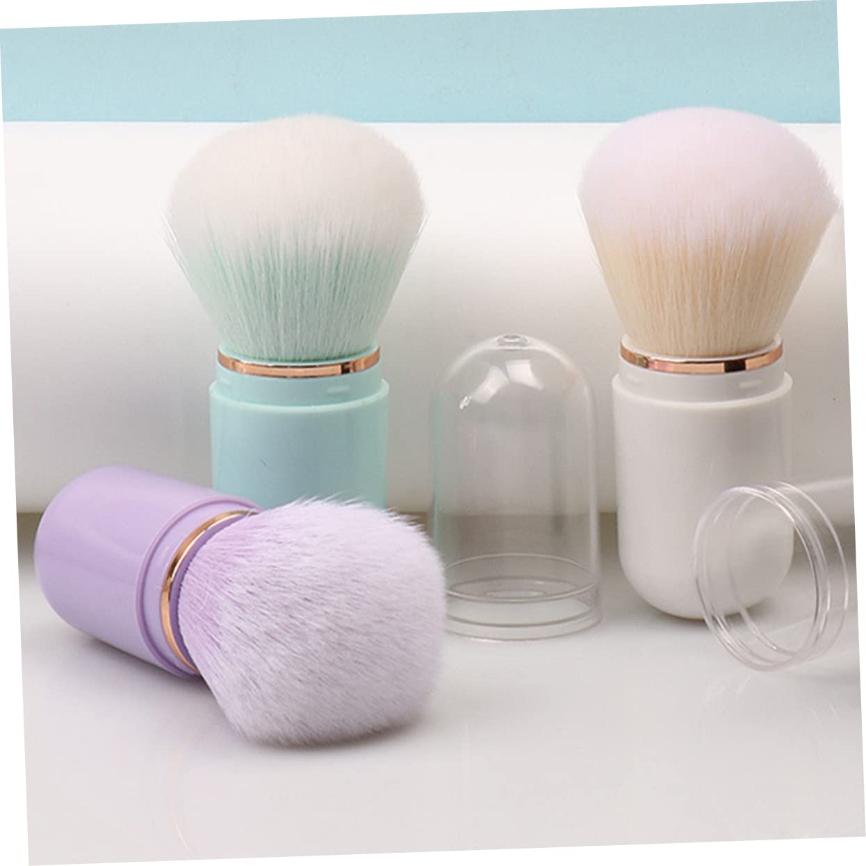 LIFKOME Retractable Makeup Brush Portable Travel Tool for Powder Application Compact Design for Easy Carrying for Makeup Enthusiasts and Professionals