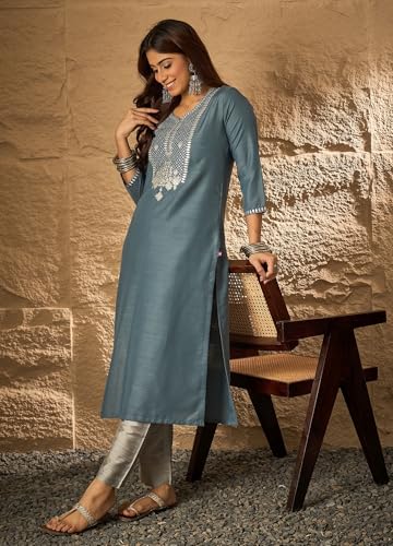 Image of Women's Silk Blend Solid Regular Kurta Set