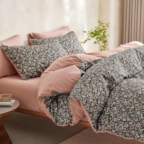 Image of Wake In Cloud - Floral Comforter Set, Cute Vintage Flower Cottagecore Aesthetic for Women Teen Girls, Soft Lightweight Dorm Bedding, 3 Pieces, Black, Queen Size