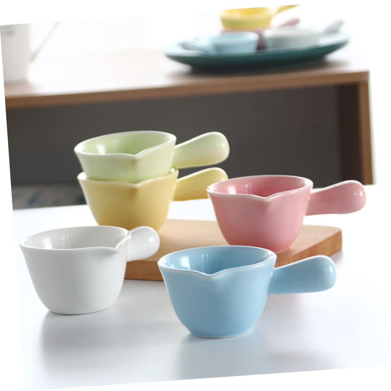 Lot de 5 Petits Pichets à Lait en Céramique 100ml avec Poignée, Design Polyvalent et Bec Unique pour Restaurant ou Café
