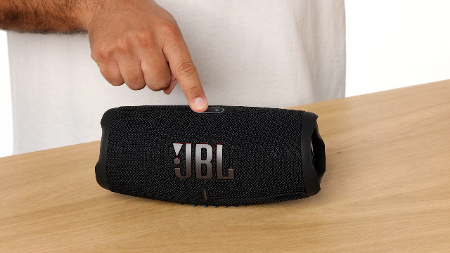 JBL Charge 5 – Enceinte portable Bluetooth avec chargeur intégré