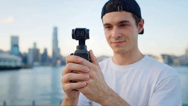 Amazon.com: DJI Osmo Pocket 4 Standard Combo | 14‑Stop Dynamic