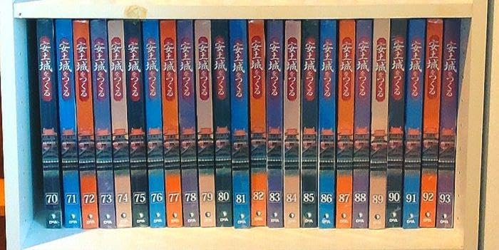 安土城をつくる 全110巻セットの半分＋石垣土台パーツ＋フィギュア Amazon.co.jp: 安土城を作る 全110巻セット 石垣土台パーツ