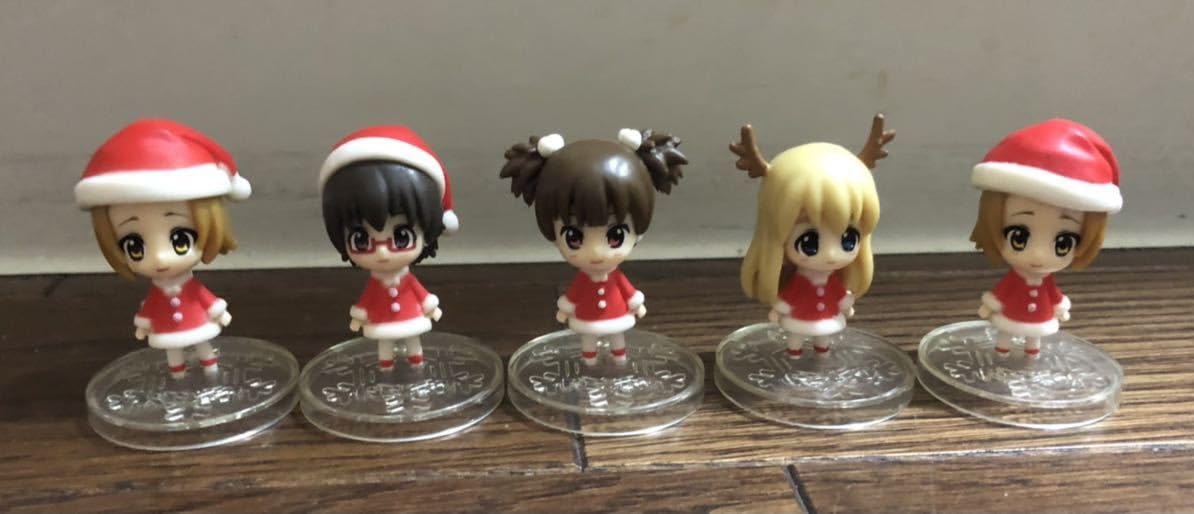 けいおん！のミニフィギュアです 日の当たらない棚で保管しています Amazon.co.jp: けいおん K-ON クリスマスコス ミニフィギュア 5種