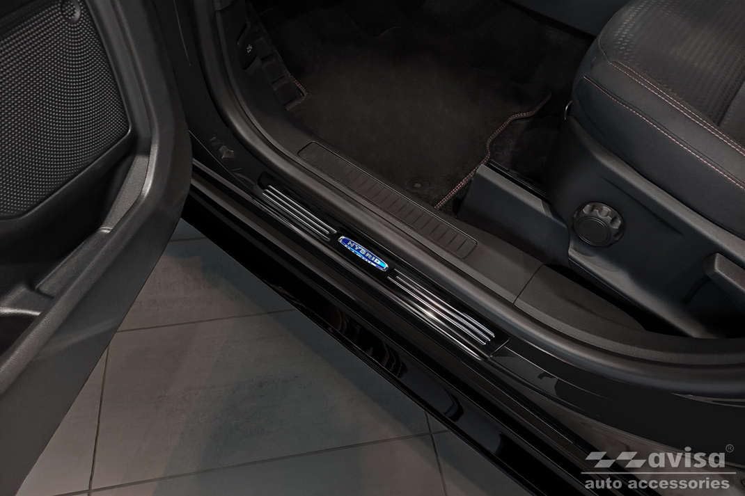 Avisa Czarne ochraniacze progów drzwi Inox kompatybilne z Ford Kuga III 2019-2024 i FL 2024 - "Hybrid" - 4-częściowe