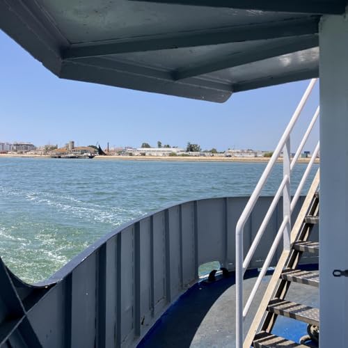 Ferry ride from Vila Real De Santo Antonio (Portugal) to Ayamonte (Spain) on 1st August 2025 – by Cesar Gimeno Lavin Podcast Por arte de portada