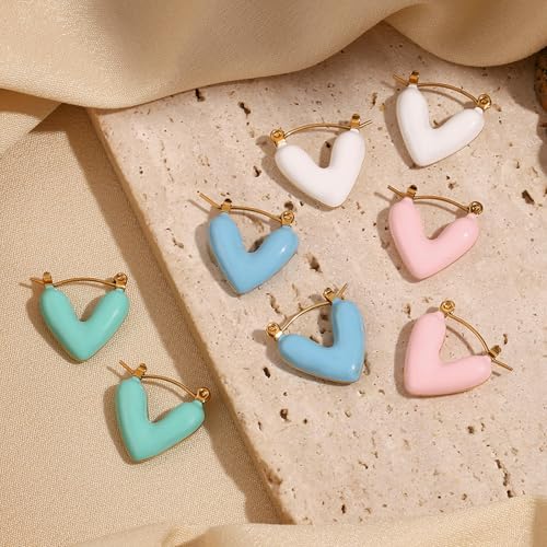 Boucles d'oreilles Triangle en or, le cadeau minimaliste idéal pour elle