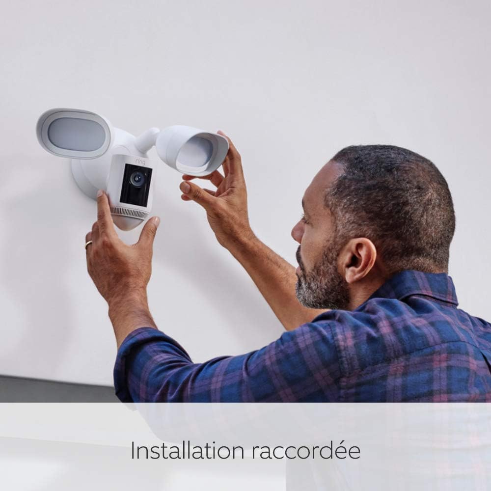 Ring caméra Floodlight Pro filaire (Floodlight Cam Wired Pro) |Vidéo 2K avec Ring Vision, détection de mouvements 3D | Essai gratuit de Ring Home pendant 30 jours |2 Caméras