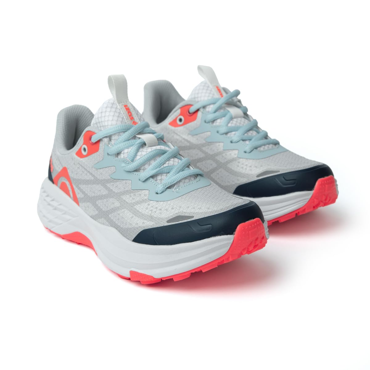 Izas Eagle W Zapatilla de Trail Running de Mujer para Terrenos en Trekking y Senderismo. Exterior de Malla Técnica. Lengüeta Reforzada y Trabilla del Talón Extendida. Gran Adherencia