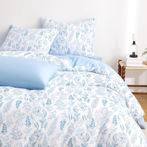 Image of Wake In Cloud - Floral Comforter Set, Botanical Vintage Flower Coquette Cottagecore Aesthetic for Women Teen Girls, Soft Lightweight Dorm Bedding, 3 Pieces, Blue, Full Size