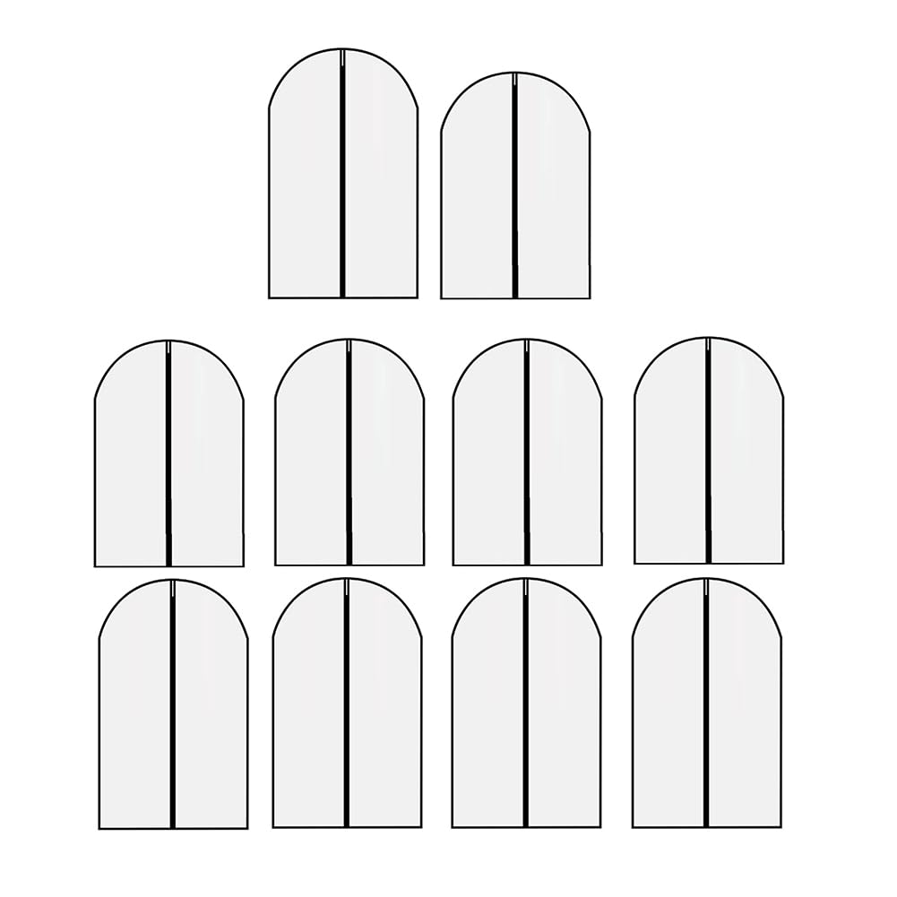Rangement dans l'armoire facilité avec la housse vêtements