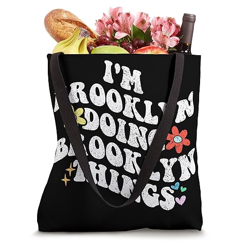 Bolso tote divertido con diseño retro y frase 'Doing BROOKLYN Things' miniatura 4