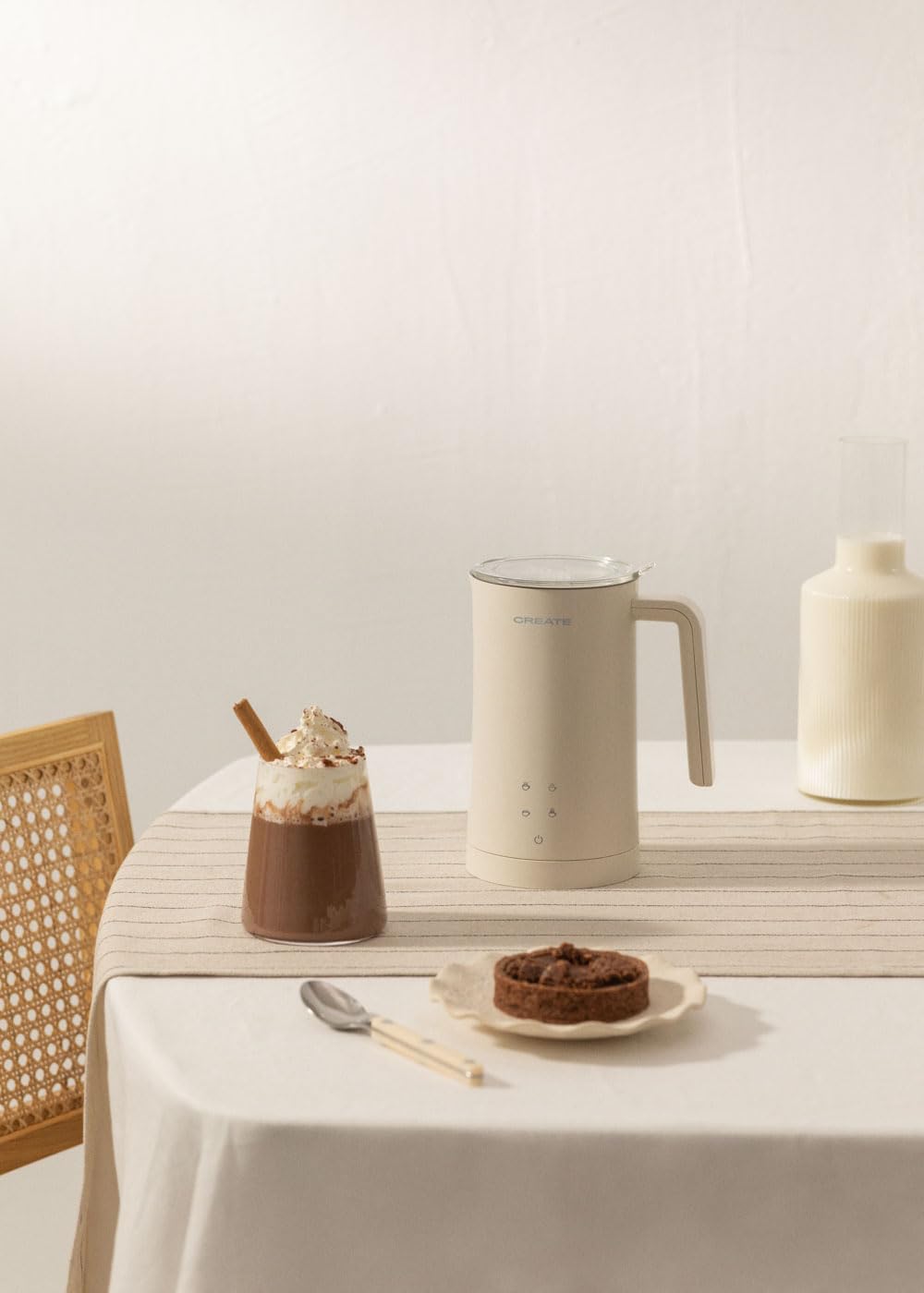 CREATE/MILK FROTHER/Mousseur à lait électrique blanc cassé/Écran tactile, 4 programmes automatiques, système de sécurité, 350ml, utilisation à chaud et à froid, 400 Watt