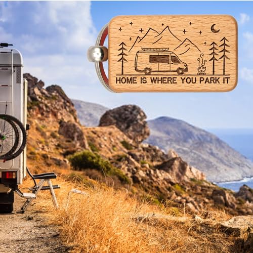 dekloaser24 - Schlüsselanhänger Home Is Where You Park It Bus VanLife Camping Caravan aus Buchenholz mit Wohnmobil und Bäumen - Ideales Accessoire für Camper