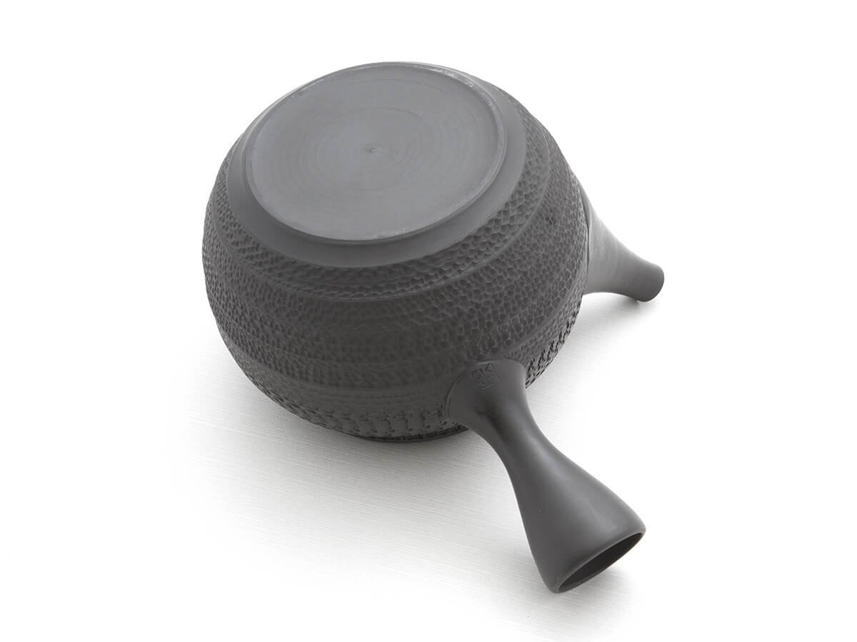 Japanische Tee-Kanne Tokoname Ton, 500 ml, schwarz. Handmade. Unglasiert, integriertes Keramik Tee-Sieb