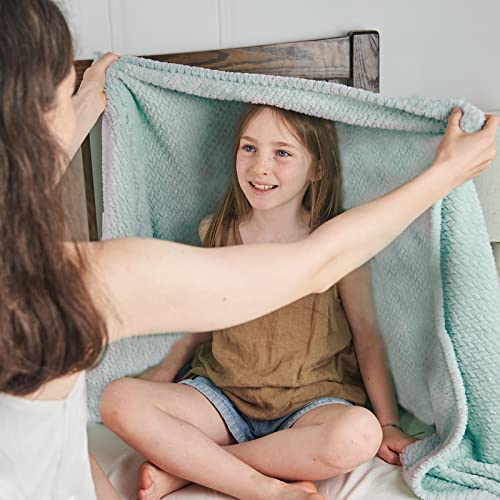 Newcosplay Super Soft Throw Blanket Mint Premium Silky Flannel Fleece Leaves Pattern Lightweight Bed Blanket All Season Use (Mint, Throw(50"X60")) #TOP2