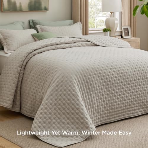 Image of Bedsure Quilts Queen Size - Linen Bedspread Queen Size & Lightweight Comforter, Modern Farmhouse Coverlet with Clover Pattern, Ultra Soft All-Season Bedding, 90 x 96 Inches