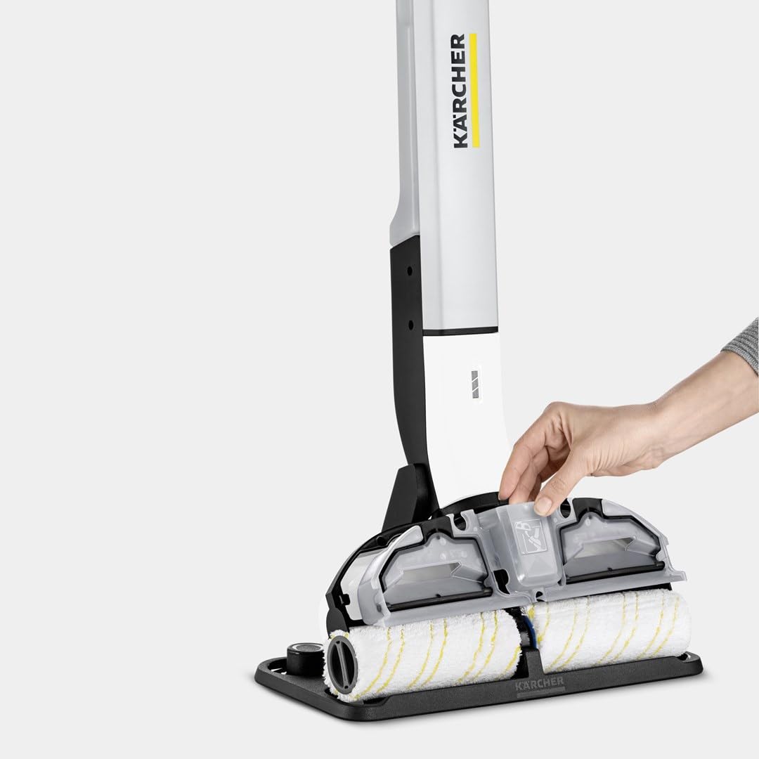 KÄRCHER Elektrischer Wischmopp EWM 2, kabelloser Bodenreiniger mit 2 rotierenden Mikrofaserwalzen, Akkulaufzeit: ca. 20 min, Flächenleistung pro Akkuladung: ca. 60 m², Weiß