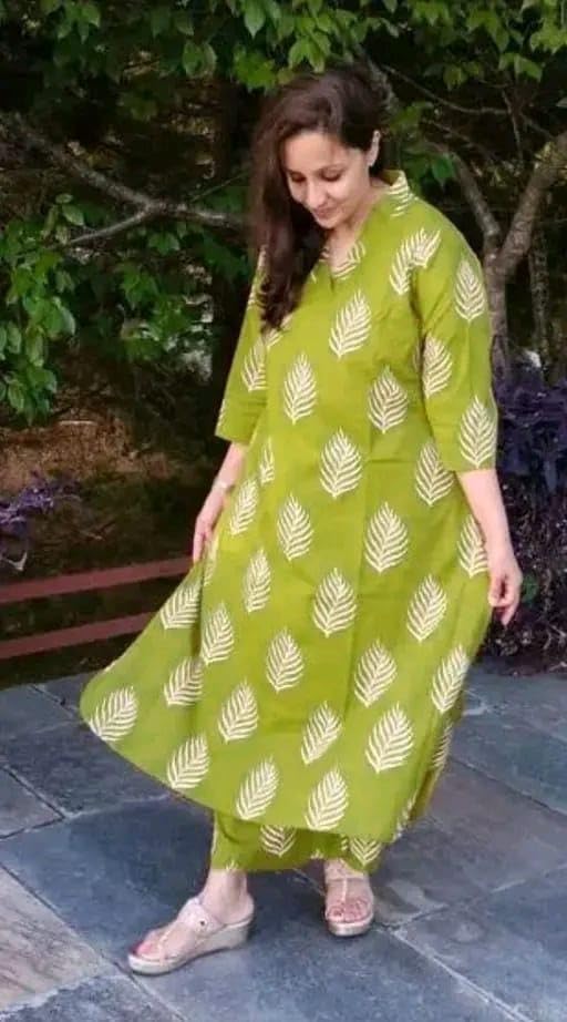 Image of Ladies Designer Three-Quarter Sleeves Rayon Kurti Palazzo Pair Traditional Celebration Straight Fit Clothing Set