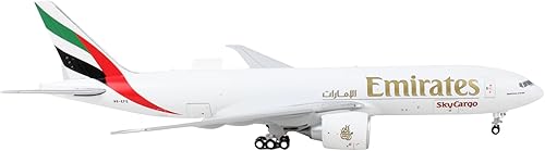 Miniatura 4 de GeminiJets GJUAE2144 Emirates Sky Cargo Boeing 777F (Serie Interactiva) A6-EFG Escala 1400