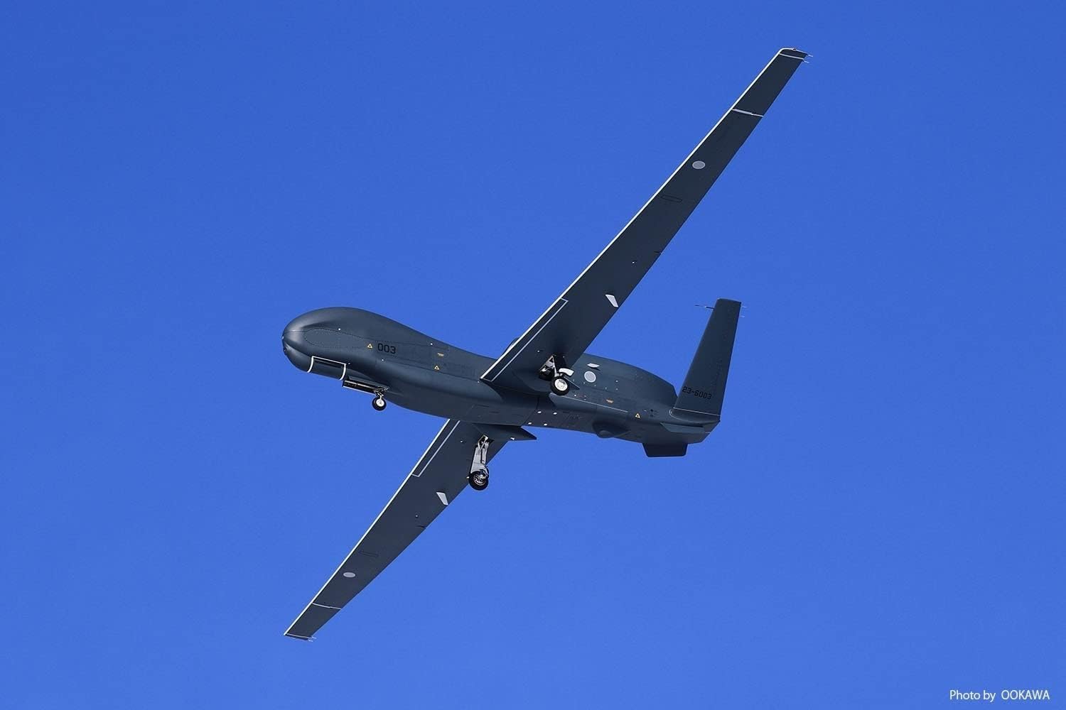 Amazon | プラッツ 1/72 航空自衛隊 無人偵察機 RQ-4B グローバル